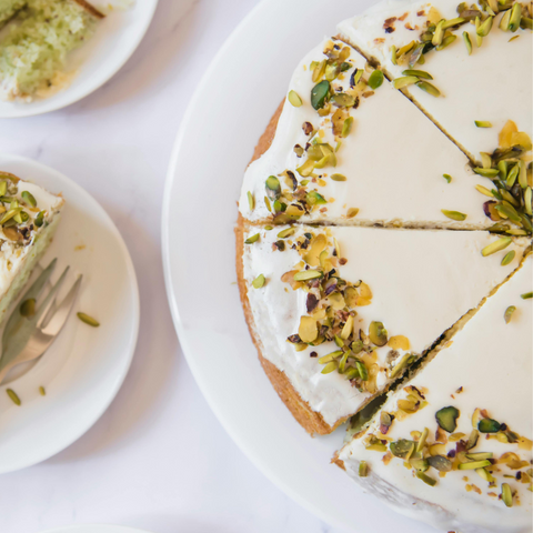 Pistachio & lemon slice